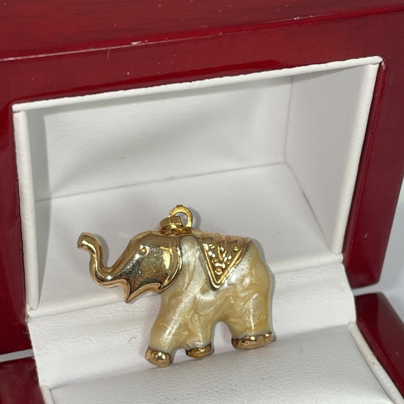 Lucky Elephant pendant charm for necklace or bracelet trunk up luck Vintage Gold - Picture 2 of 11